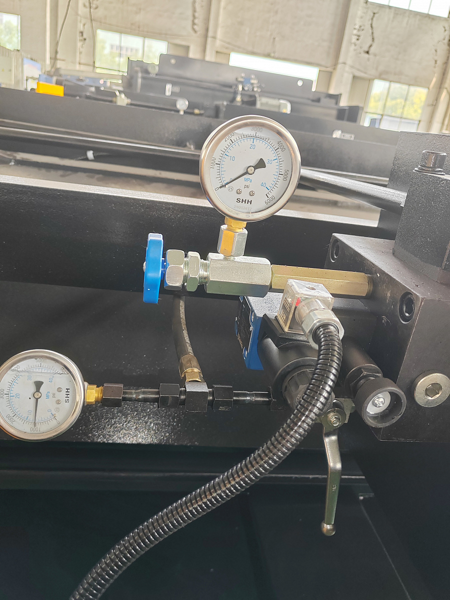 Гильотина гидравлическая Stalex HSB 3200x8